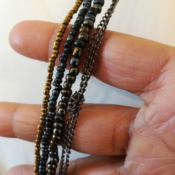 Knotted Chain and Iridescent Beads Layered Statement Necklace - Picture 5 of 7